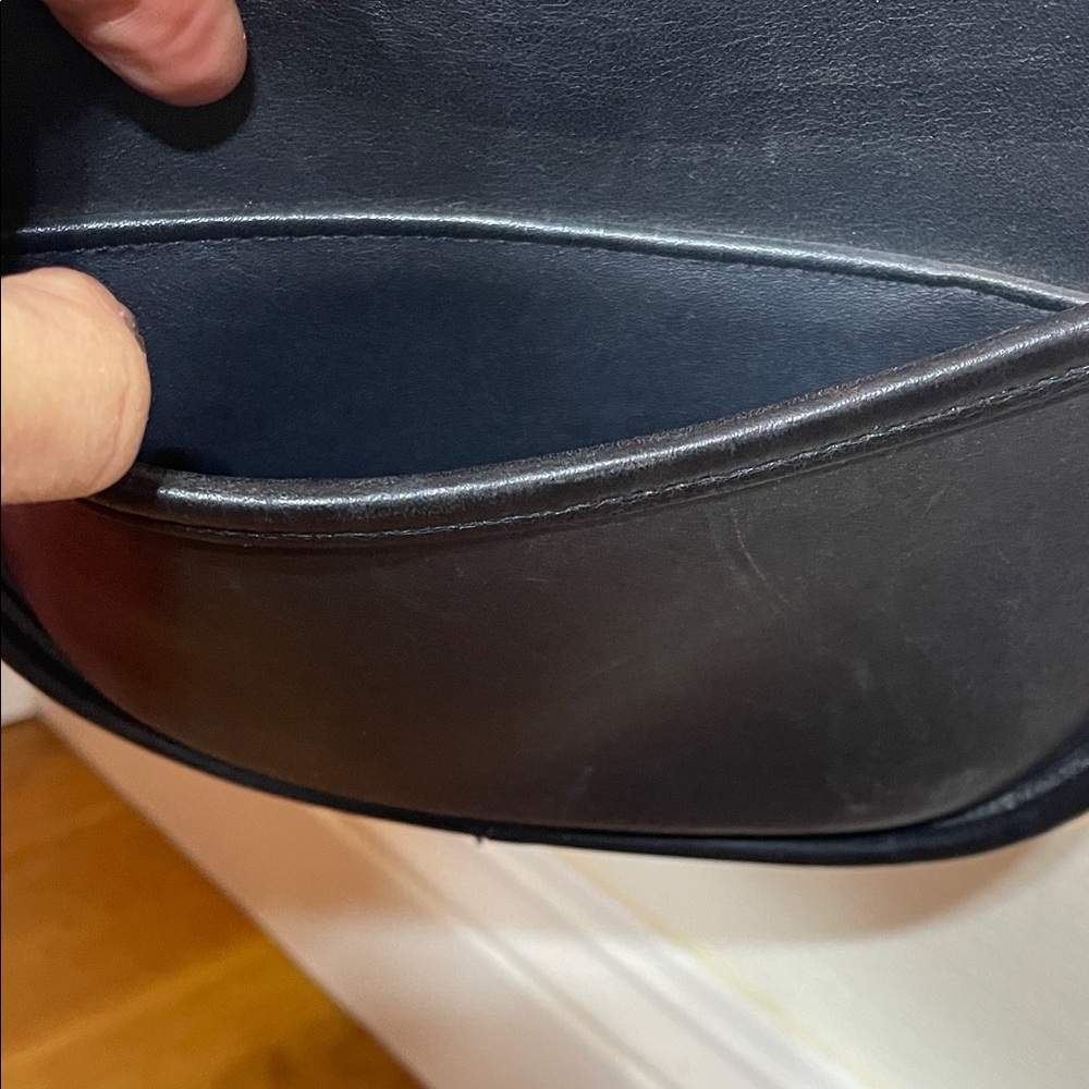 Vintage Coach Black Leather Crossbody Bag - Picture 6 of 17